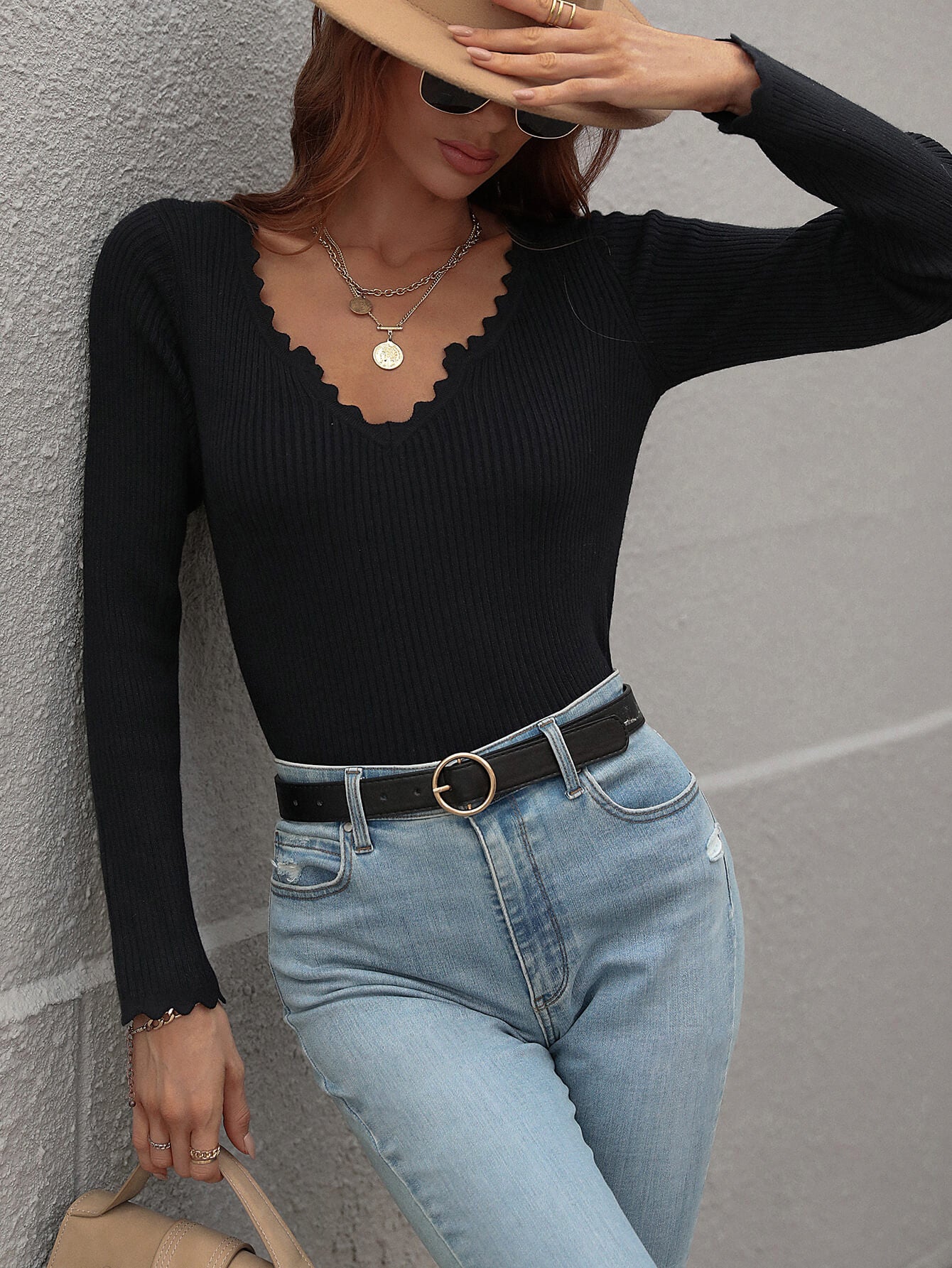 SCALLOP KNIT TOP - BLACK