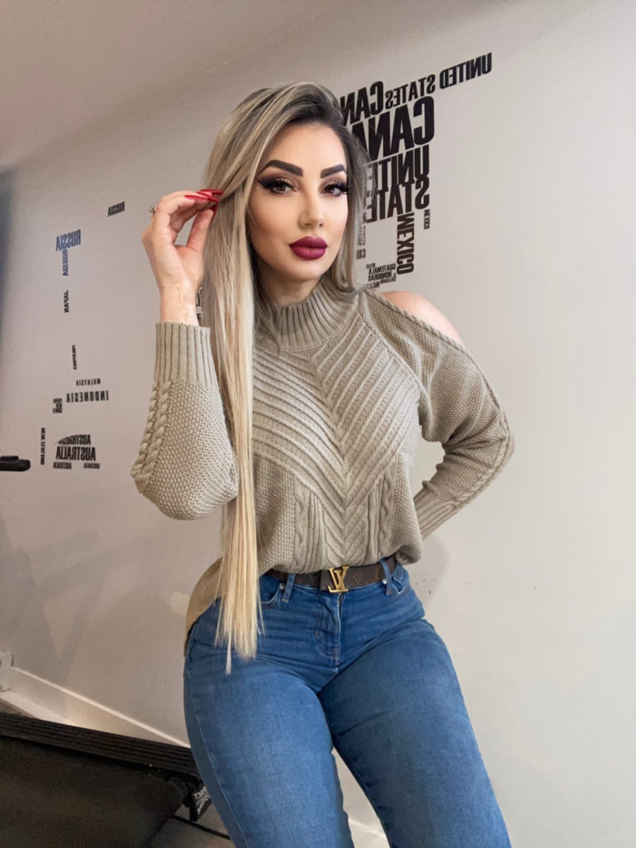 Calistally Doll | Beige Shoulder Cut-Out Knit Sweater