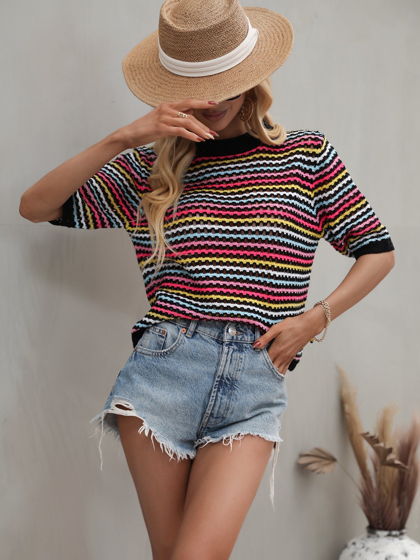 BEE CROCHET KNIT TOP - BLACK