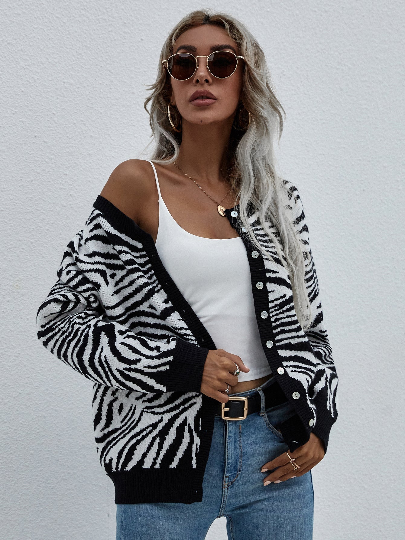 Calistally | Tiger Year Animal Patterned Knit Cardigan - Black