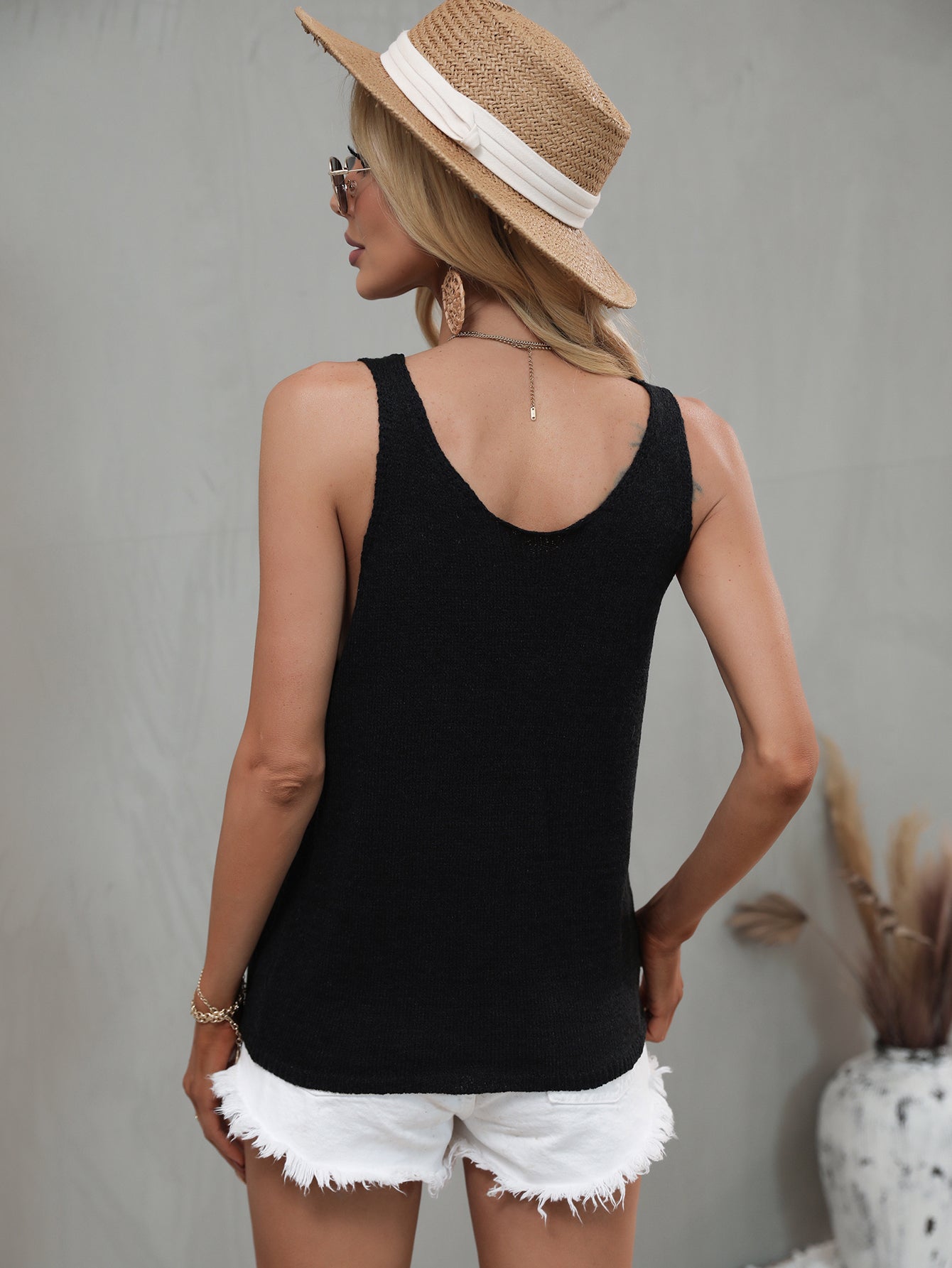 ESSENCE KNIT TANK - BLACK
