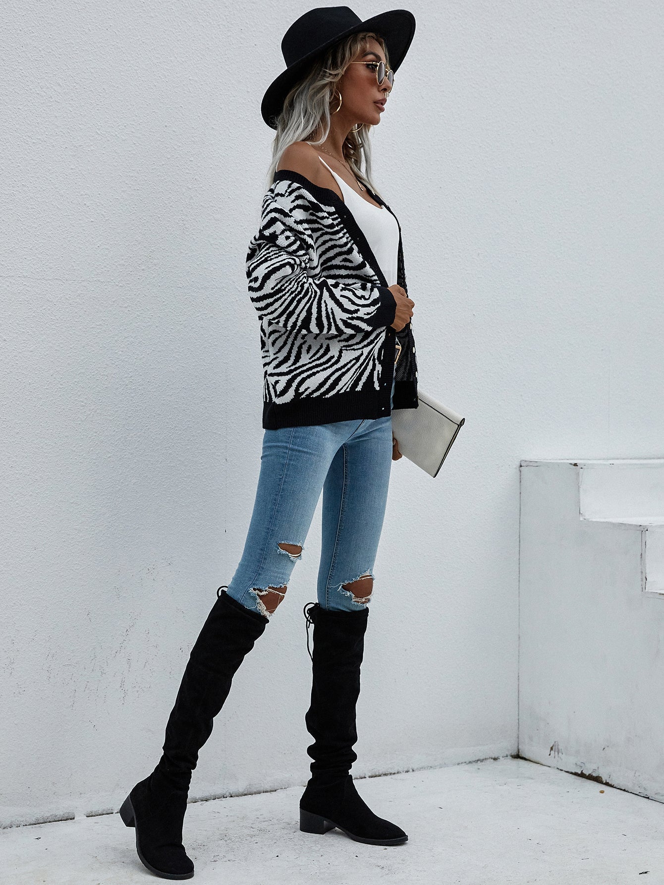 Calistally | Tiger Year Animal Patterned Knit Cardigan - Black