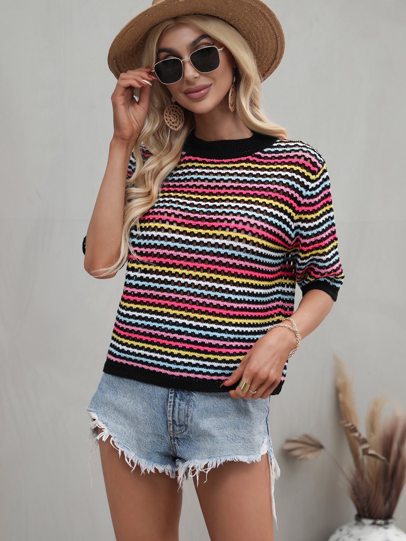 BEE CROCHET KNIT TOP - BLACK