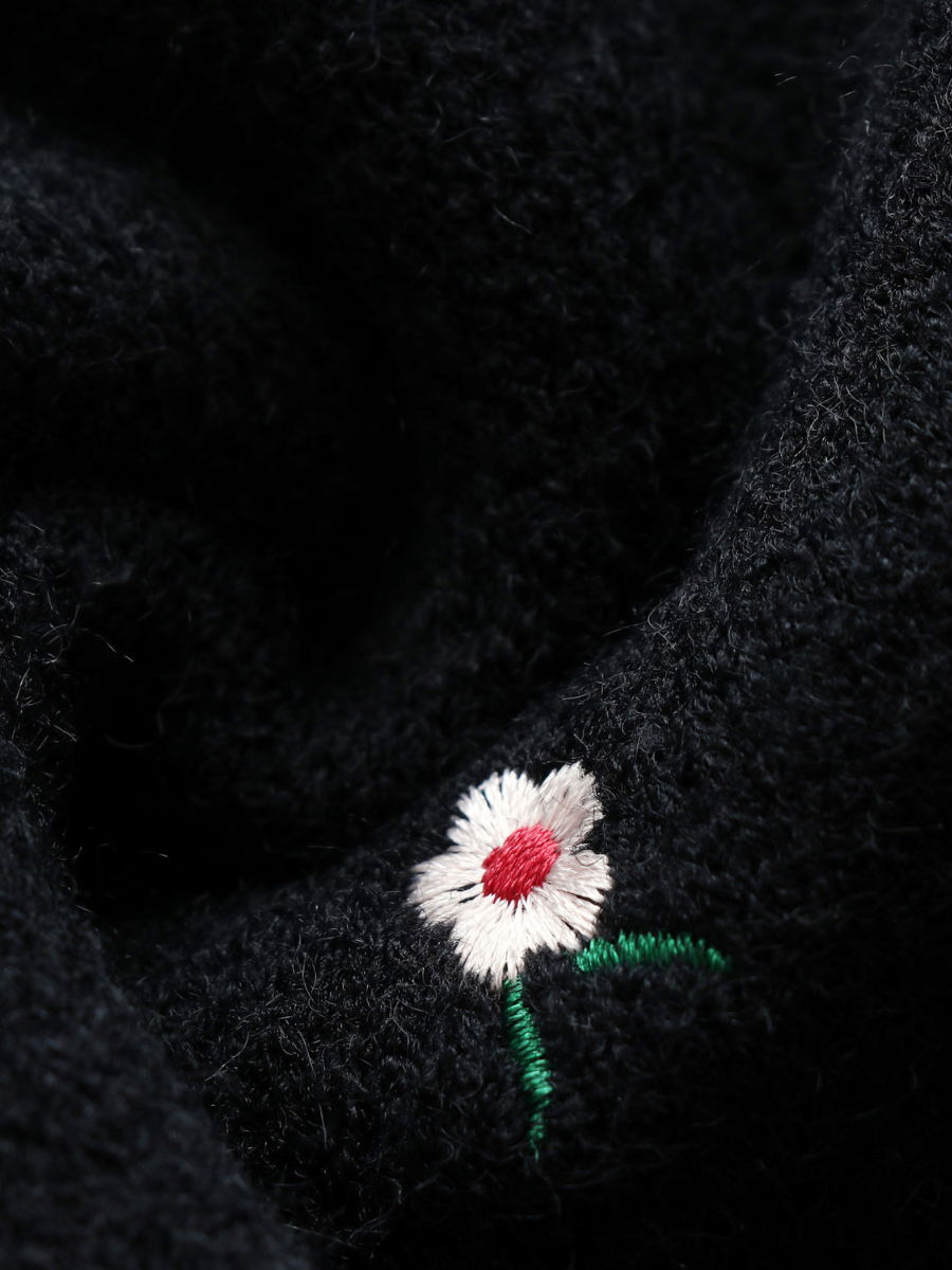 Calistally | Black Low V-neck Daisy Embroidered Knit Sweater