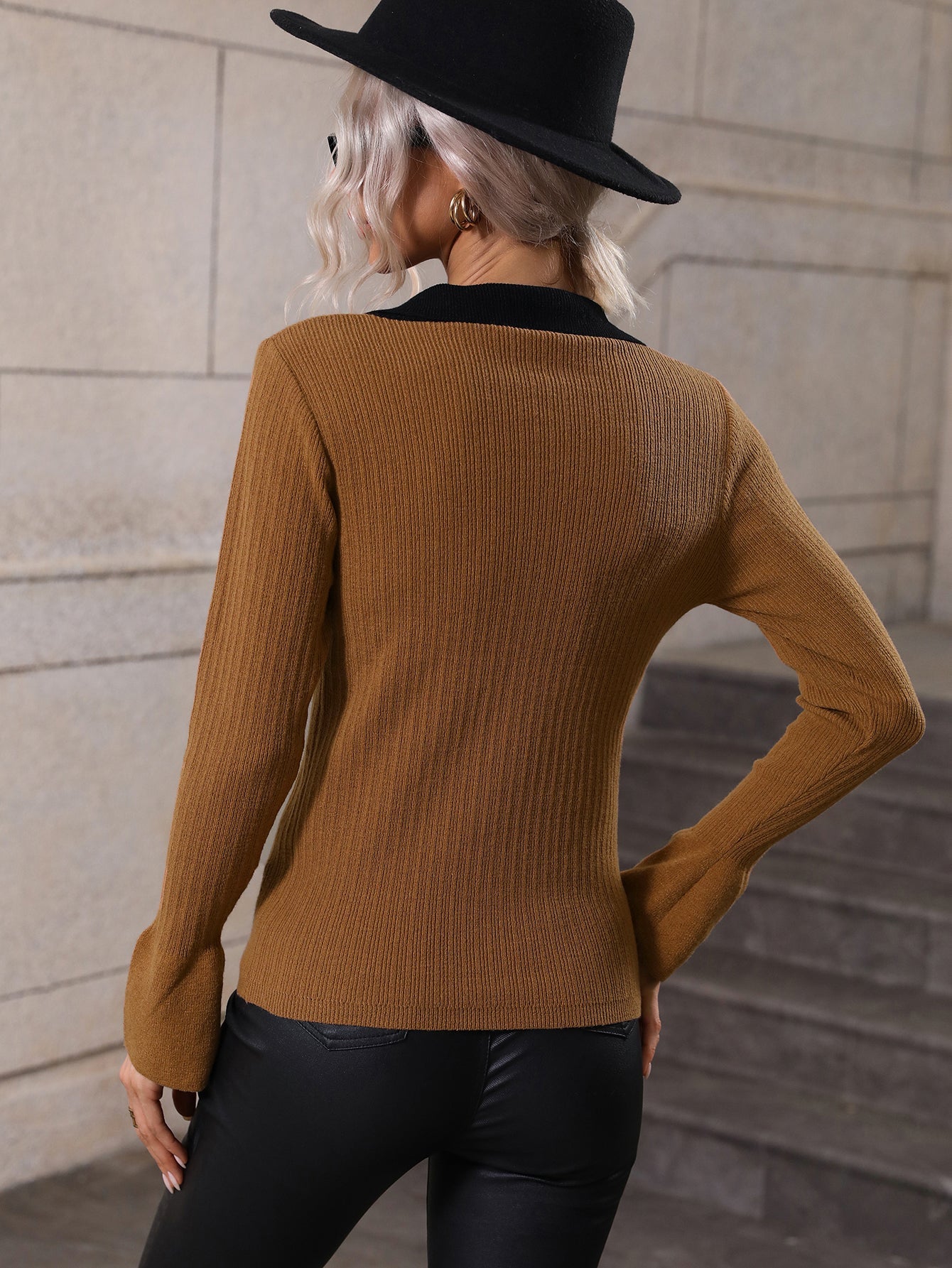 NAOMI RIBBED KNIT TOP - BROWN