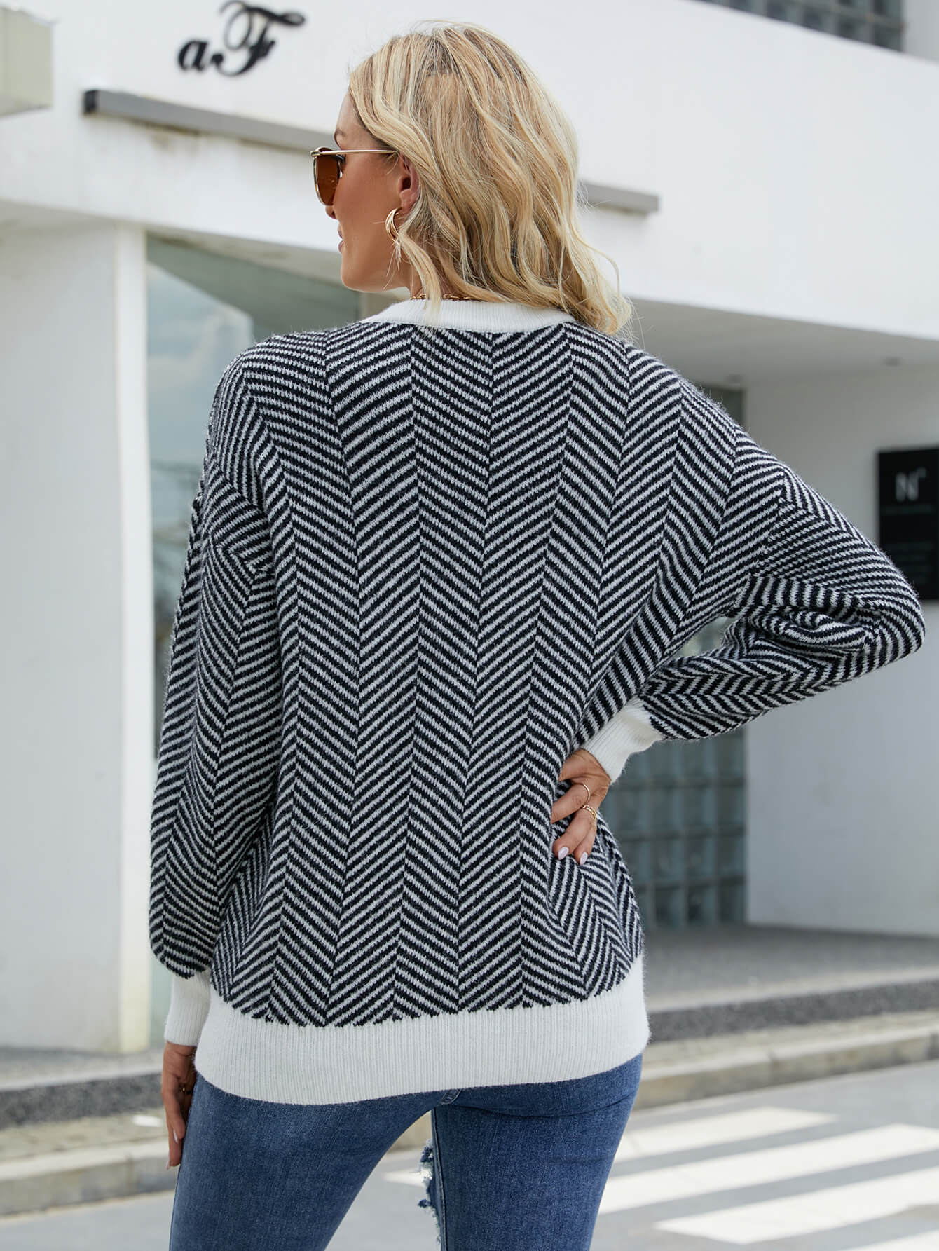 PRISCINE KNIT SWEATER - BLACK